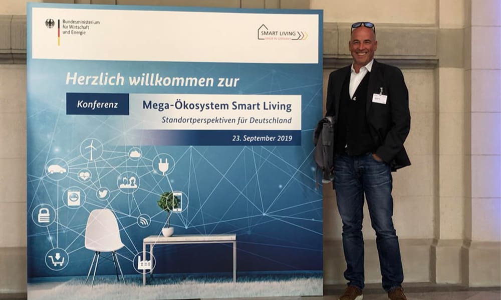 iHaus CEO Robert Klug auf der Konferenz „Mega-Ökosystem Smart Living“
